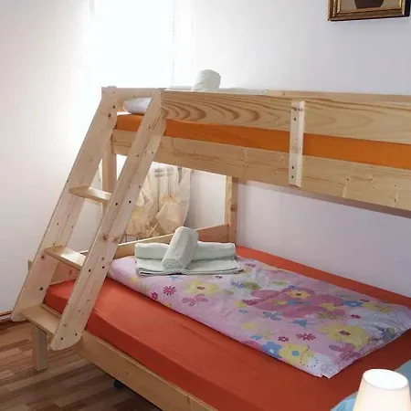 Διαμέρισμα 22 *